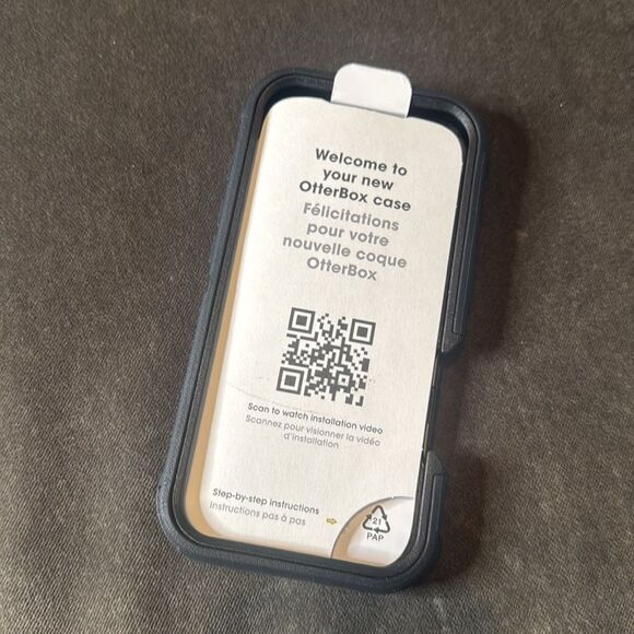 OtterBox Defender Pro Black iPhone 16 Pro Case MagSafe NEW Open Box - Picture 2 of 11